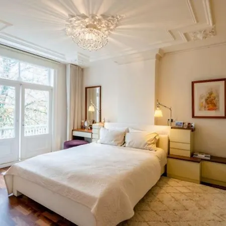 The Elegant Apartment *